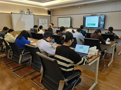 科研能力提升工程系列活動(dòng)首場講座 教育項(xiàng)目與科研文獻(xiàn)的研究與開發(fā)